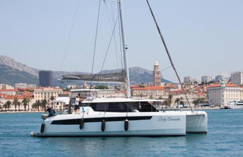 ANGEL BY THE SEA LUXE Apartment - Photo 37