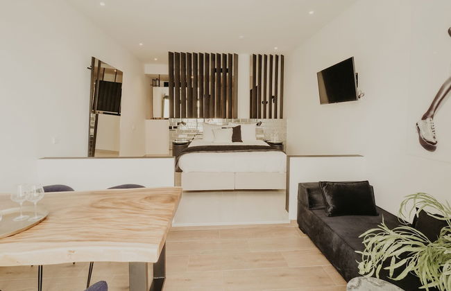 Comfy Studios Hotel - Photo 4