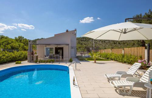 Villa Loni Trogir Marina with great pool and jacuzzi - 3 e-bike free - Foto 39
