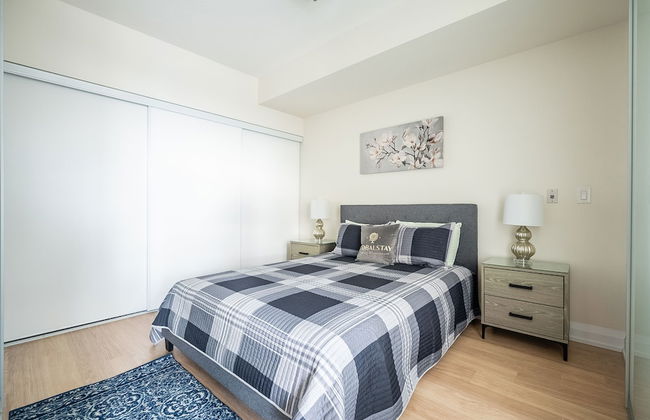 Modern Apartments in North York - Photo 27