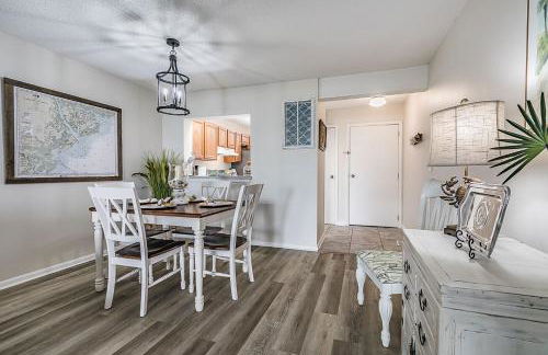 First Floor Condo - Walking distance to beach and pools! - Foto 11