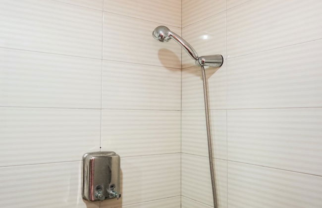 Homey Studio Apartment at Margonda Residence 3 - Foto 13