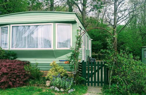 Family-Friendly Woodland Caravan Pool & Bar - Foto 1