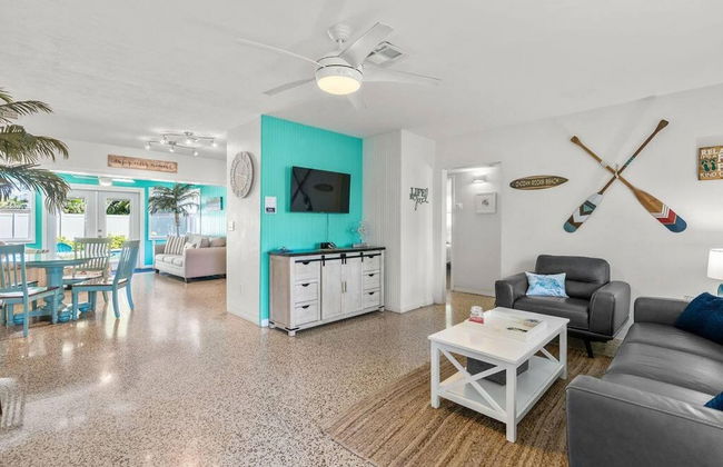 Home with Pool & Hot Tub Close to Beach - Foto 6