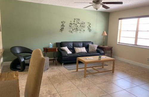 Tranquil Waterfront 2bd1ba Apt in North Palm Beach - Foto 1