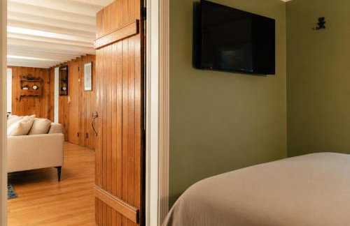 Creek, Sauna, Hot Tub, Fire Pit & Pet-Friendly - Photo 21