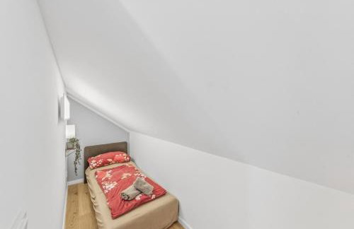 BAT Home Solutions Trierweiler - alles was ein Hotel nicht bietet - 5 Apartments 40 bis 120 qm für bis zu 29 Personen - 5-Raum-Apartment barrierefrei - 60 qm Balkon mit Blick bis Luxemburg - einzeln bis komplett buchbar - 3 Min zur A64 - Foto 27