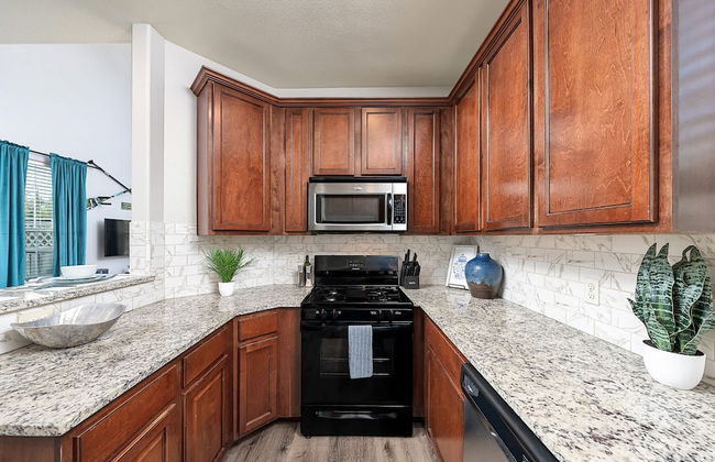 Upstay - East Austin Family Home - 5min From DT - Photo 31