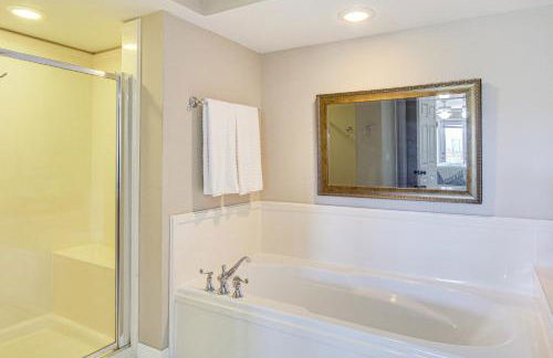 Biloxi Condo with Pool Access - Steps to Beach! - Photo 17
