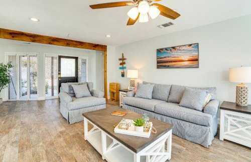 Lakeside Retreat Large Spacious Home with Game Room - Photo 5