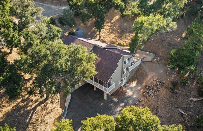 Hidden Oaks Farmhouse by Avantstay Hot Tub, Deck - Foto 47