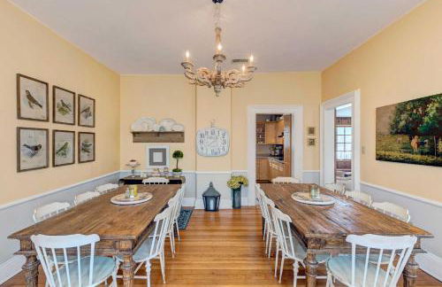 Historic Brookfield Farm Home about 14 Mi to Milwaukee - Foto 8