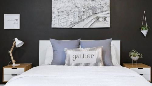 Urban Architectural Retreat with Rooftop Deck & Fi - Foto 3