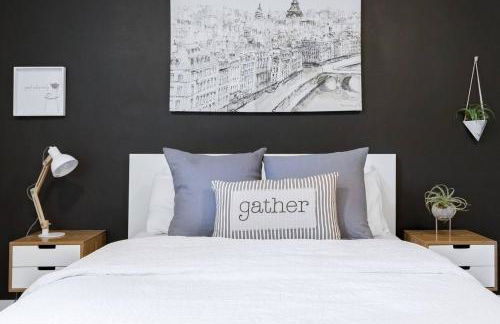 Urban Architectural Retreat with Rooftop Deck & Fi - Foto 3