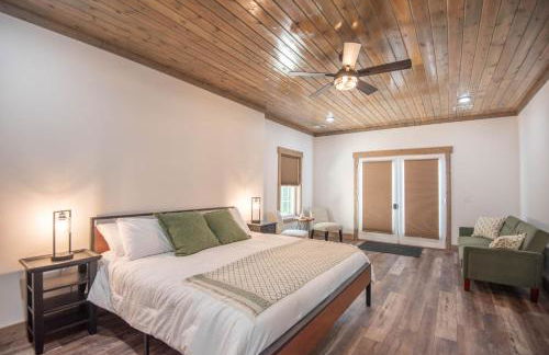 Tucked away in the woods - minutes to the New River - Acreage to explore! - Foto 23