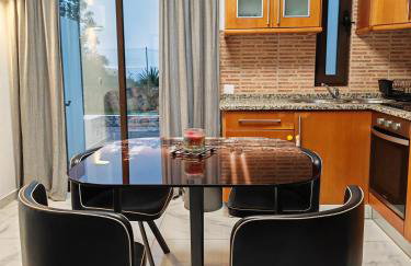 Apartamento Páteo - piscina, churrasqueira e vista jardim - Foto 7