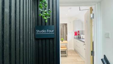 Yastayzzz at Studio 4 Bransford Rd - Foto 1