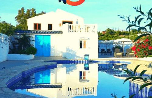 18 Person Bachelorette Pool Parties - Photo 10