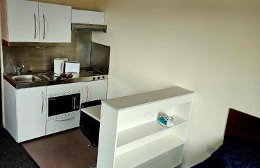 Student Only Delux Studio at St George's Tower - Foto 7