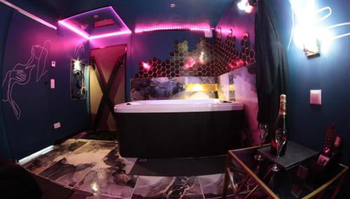 Le Confidentiel -Love Room, marbres, jeux, jacuzzi - Foto 4