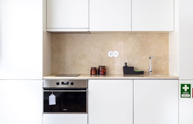 Acm034 Bombarda Homes, Spacious 1BR w/ Balcony - Photo 8