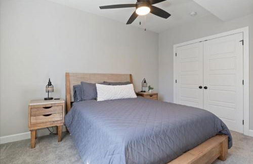 Accessible Lakeside Luxury at the 45mm w/ Private Dock, Sunset Views & More - Foto 31