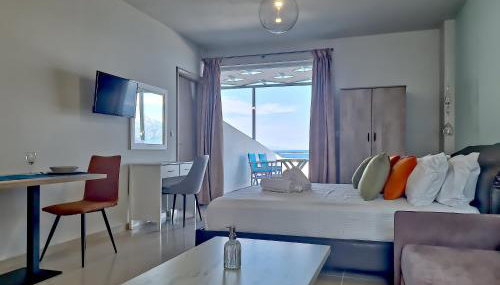 Epipleon Luxury Suites -105- Δωμάτιο 35τμ με βεράντα 35τμ μπροστά στη θάλασσα - Foto 2