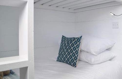 The Captains Hideaway - Photo 22