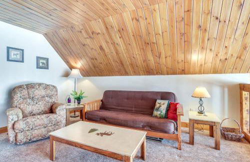 Lakefront New Hampshire Hideaway with Deck and Views - Foto 26