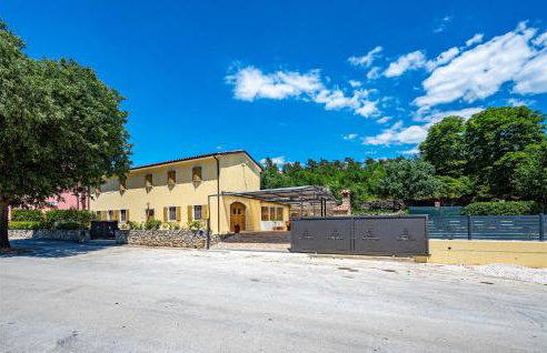 Lovely Home In Susnjevica With Kitchen - Photo 11