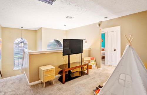 Tropical Escape Pool Jacuzzi Bar in Alvin TX - Photo 17