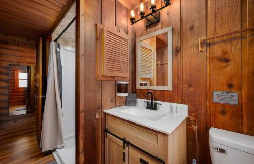 Lakeside Haven with Jacuzzi and Games - Foto 24