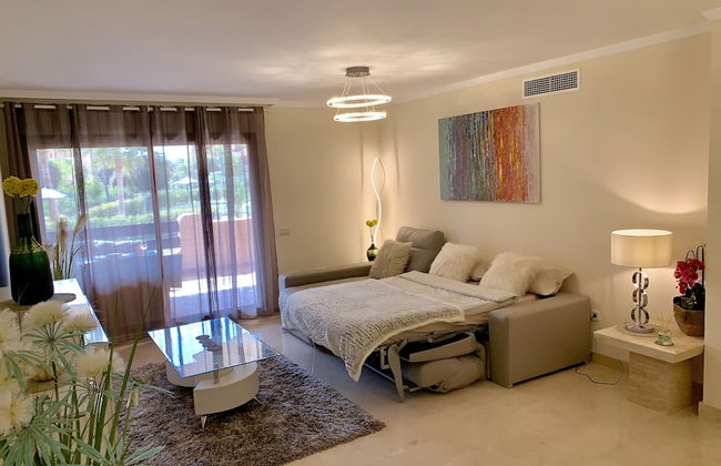 Casares Beach Golf Apartment With Private Garden and Pool Access - Foto 6