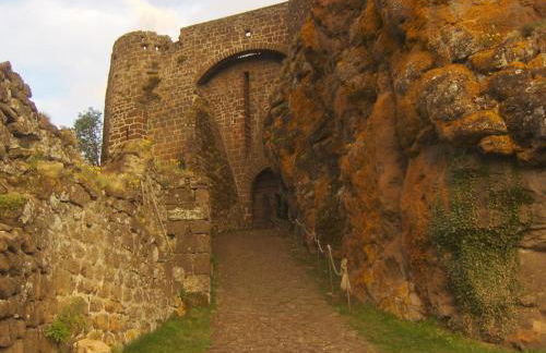 Évasion au cœur de Polignac : Charme et confort à deux pas du Puy-en-Velay - FR-1-582-382 - Foto 20