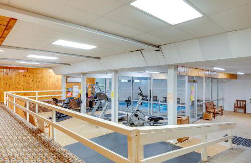 Spacious Bartlett Condo with Balconies and Pool! - Photo 36