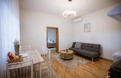 Riverside Escape ,modern residence with courtyard - Photo 1