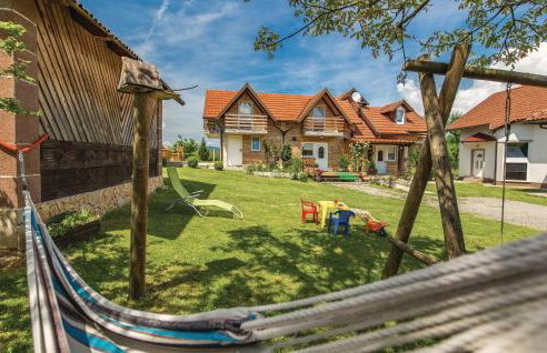 Nice Home In Licko Lesce With Wifi - Photo 11