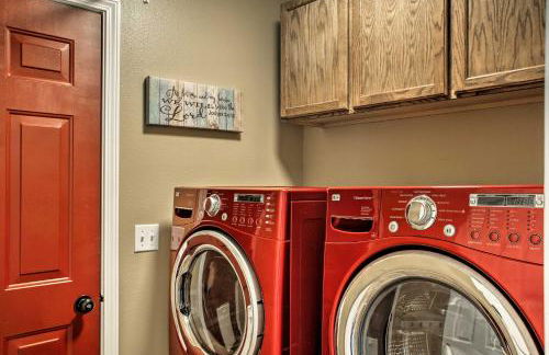 Cozy Getaway with Yard and Patio 4 Mi to Hayden Lake! - Foto 14