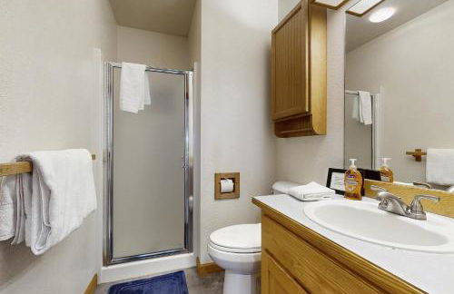 Lakeview Home with new hot tub - Sleeps 10 - Foto 20