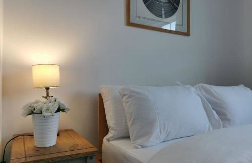 Sun Gardens Retreat- can sleep 10 with 4 Double Beds & 2 sofa beds - Foto 14