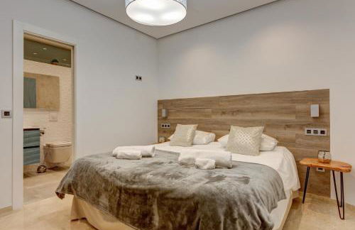 Villa Vista Verde Mijas Golf - Luxury with Optional heated pool & jacuzzi - Photo 12