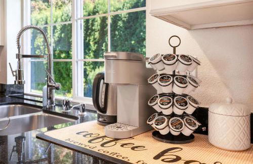 Kirkland Elegant 4B 2 5B Family Retreat with Designer Decor - Photo 18