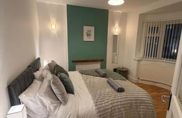 Modern 5 Bedroom Home in Solihull - Entire House - Garden - Contractors - Relocators - Family - NEC - BHX -Sleeps 9 - Foto 13