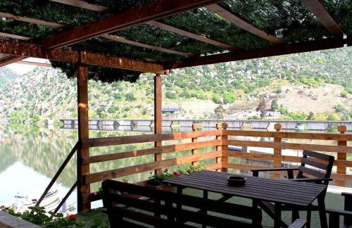 Douro Yacht Charter & Bungalows - Foto 11