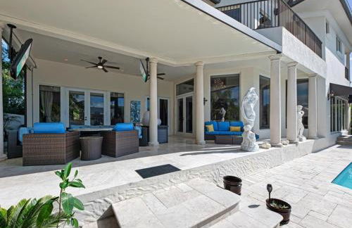 Near the Beach • Pool & Jacuzzi • Waterfront Villa - Foto 71