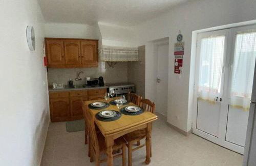 Friends Place - Photo 10