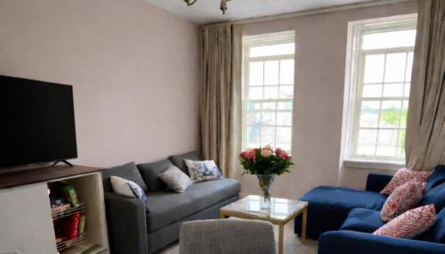 New Royal Mile Apartment with Balcony and Stunning Views Top Floor No Lift - Foto 5