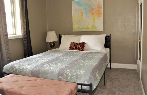 Grand Red - six-bedroom apartments near the UND campus - Foto 26