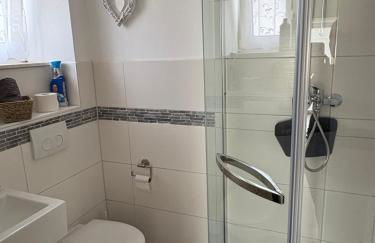 Ferienhaus nähe Stadtpark, renoviert, Businesswohnung, Monteurwohnung, Geschäftsreisendewohnung, Garten, Balkon,Parkplatz - Foto 10