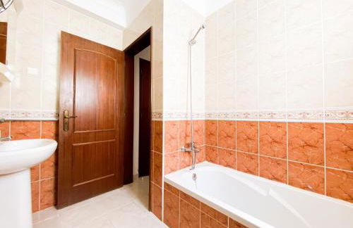 Simple Beach Lovers' Retreat in Espiche #1888 - Foto 9